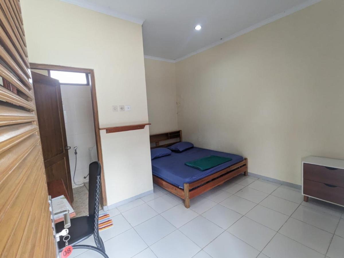 Rumah Pagar Merah Homestay Jogjacarta Exterior foto